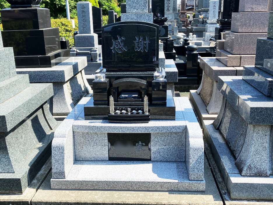 4.9尺×4.9尺　石種/本体：インドＭ10Ｓ 外柵：稲田石